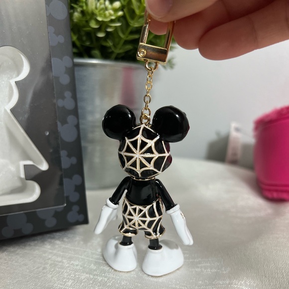 Out of stock X Disney items Earrings and Bagcharm Mickey Mouse spider web - Picture 7 of 16